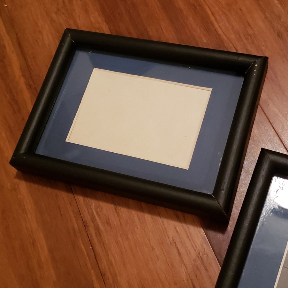 Picture frames x2 - Picture 2 of 5